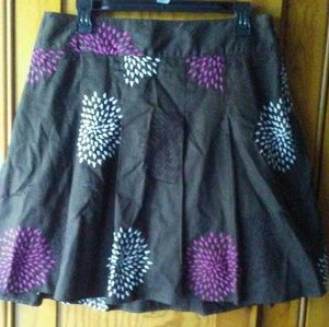 Ann Taylor pleated embroidered skirt